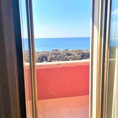 A Due Passi Dal Mare 펜션